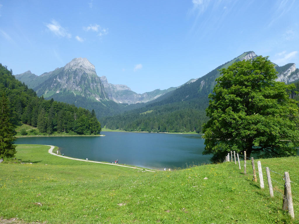 Berghotel Obersee Näfels エクステリア 写真